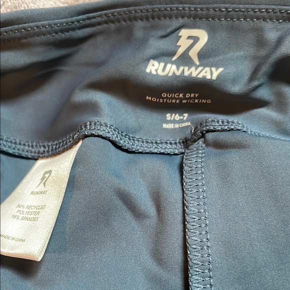 Runway Athletic Quick Dry Shorts Size 6/7 - Picture 6 of 6